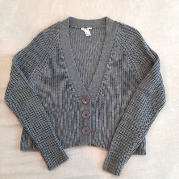 Urban Heritage Sweaters - 4 for 30$ 🧞‍♀️🧞‍♀️🧞‍♀️ URBAN HERITAGE Cropped Cardigan